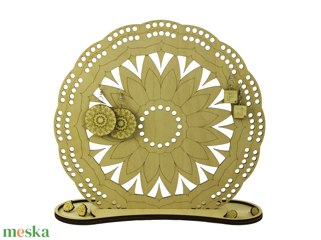 Napraforgó mandala fa ékszertartó - virágos - fülbevalótartó - lézervágott - natúr ékszer - harmónia - spirituális jóga - ékszer - ékszertartó - ékszertartó állvány - Meska.hu Napraforgó mandala fa ékszertartó - virágos - fülbevalótartó - lézervágott - natúr ékszer - harmónia - spirituális jóga - ékszer - ékszertartó - ékszertartó állvány - Meska.hu