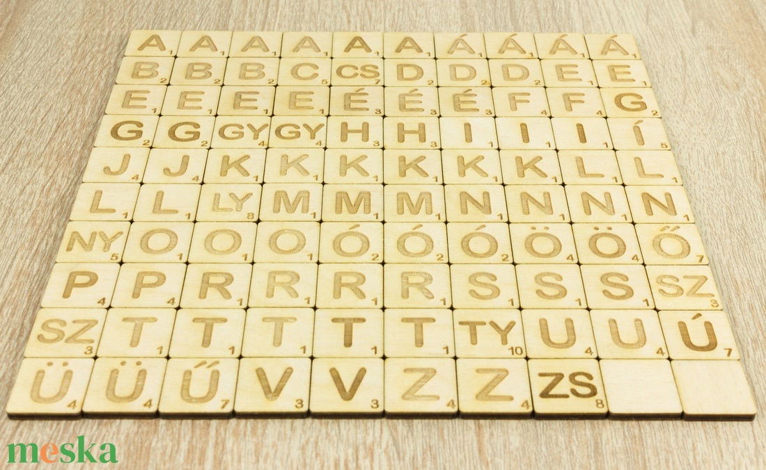 1 db Scrabble betű, betű ajándék, faldekoráció, lézervágott, társasjáték, gravírozott nászajándék - otthon & lakás - dekoráció - Meska.hu