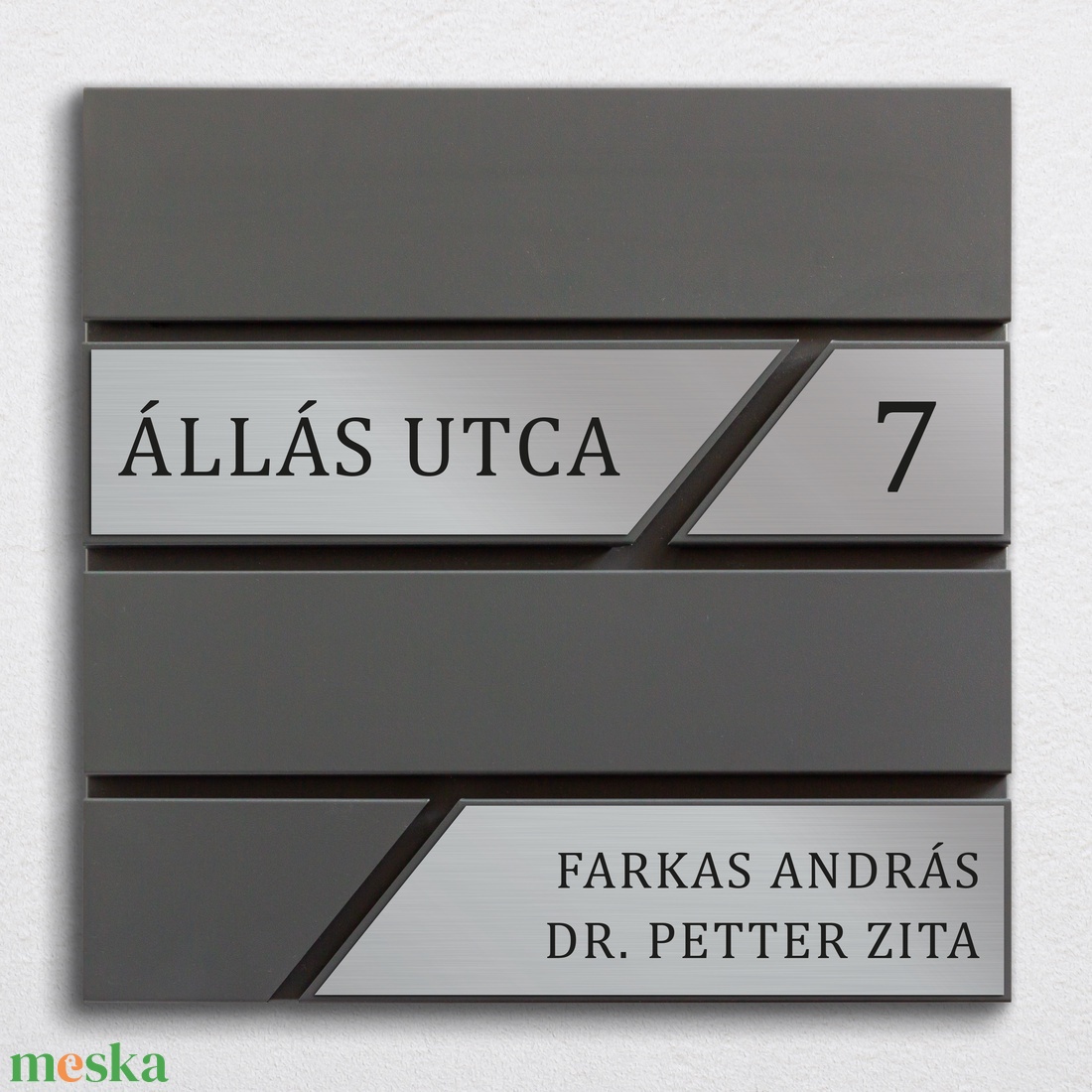 Modern postaláda + gravírozott névtábla, 1 soros, antracit, ezüst színnel, 1 soros - otthon & életmód - ház & kert - névtábla - Meska.hu