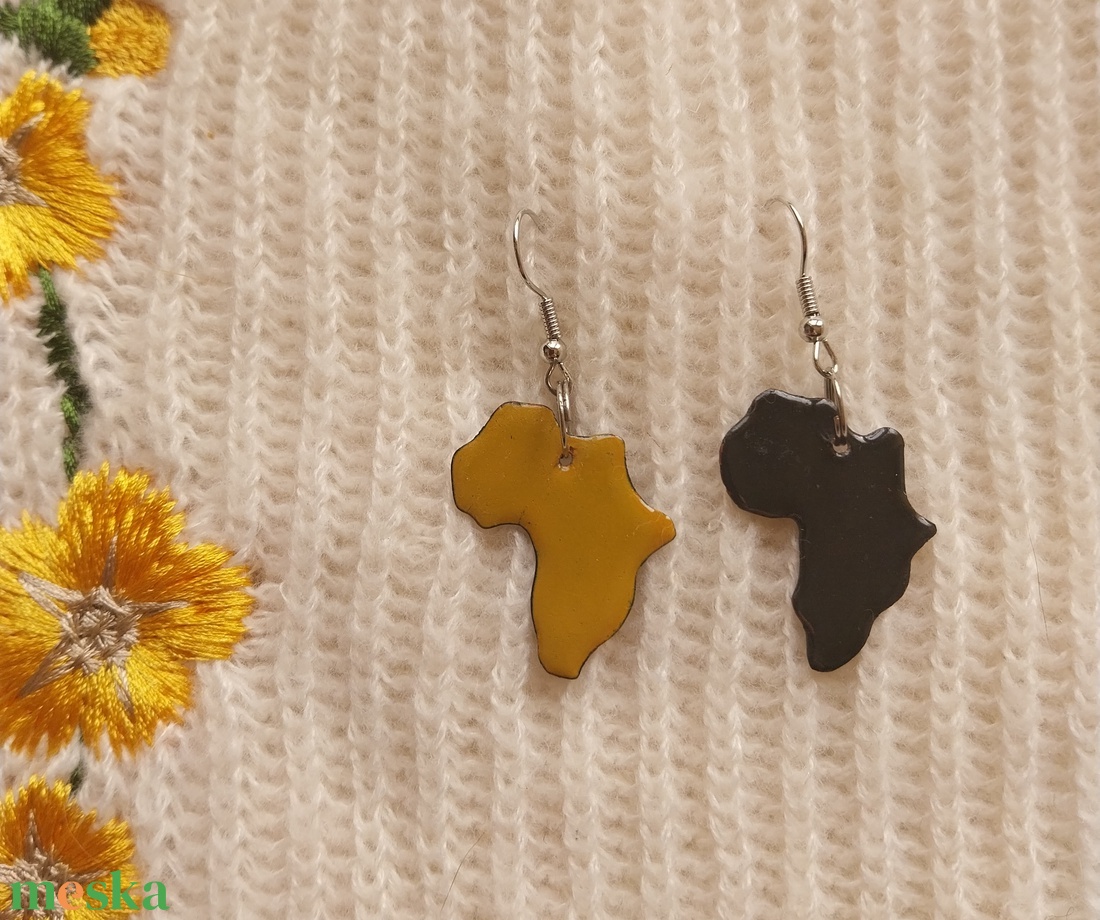 Felemás Afrika Tűzzománc Fülbevaló - ékszer - fülbevaló - lógó fülbevaló - Meska.hu