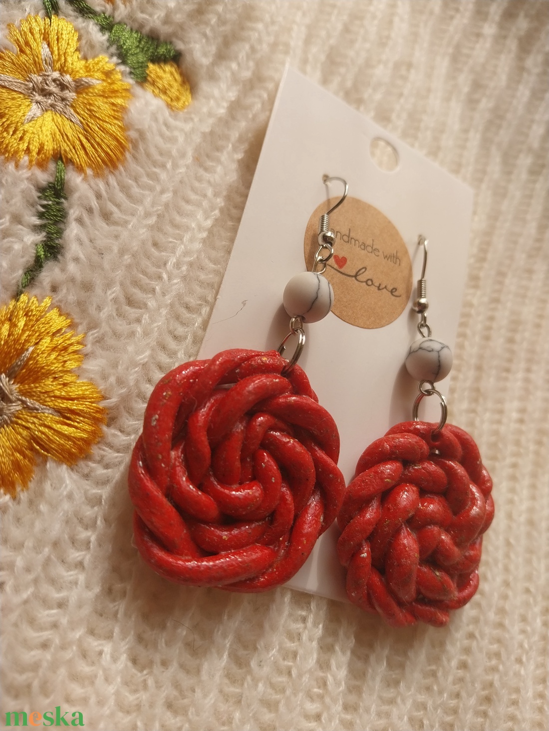 Kerek piros gyurma fülbevaló - ékszer - fülbevaló - lógós kerek fülbevaló - Meska.hu