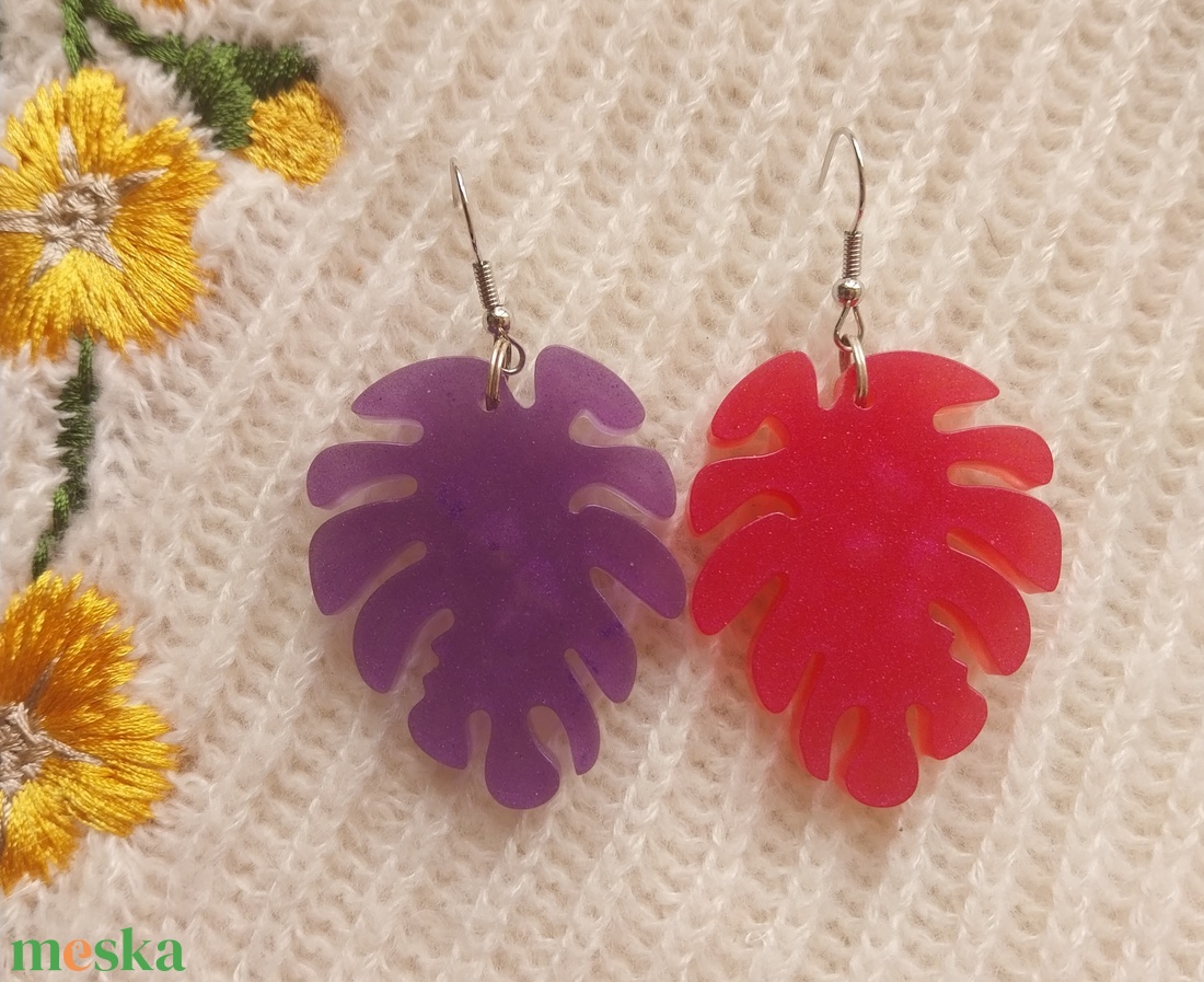 Felemás Metál Levél Fülbevaló - ékszer - fülbevaló - lógó fülbevaló - Meska.hu