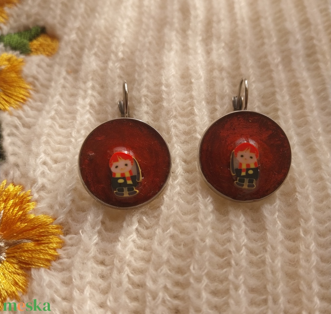 Ron Weasley Műgyanta Fülbevaló - Harry Potter - ékszer - fülbevaló - lógós kerek fülbevaló - Meska.hu