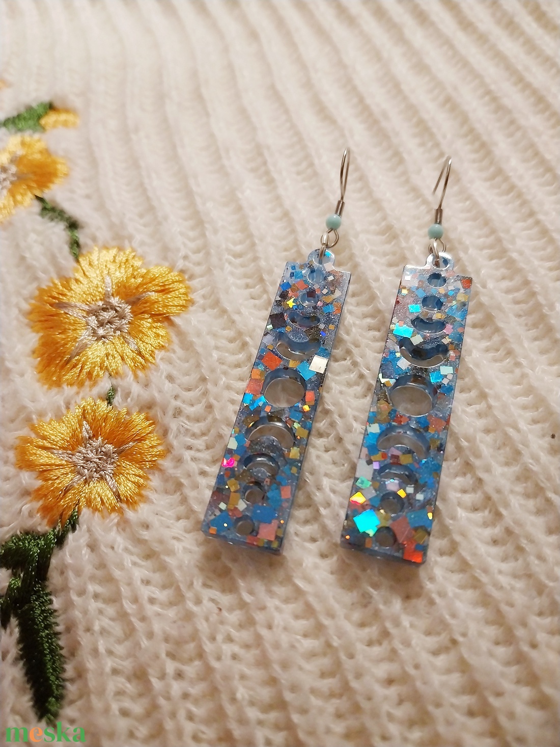 Kék Holdas Műgyanta Fülbevaló - ékszer - fülbevaló - lógó fülbevaló - Meska.hu