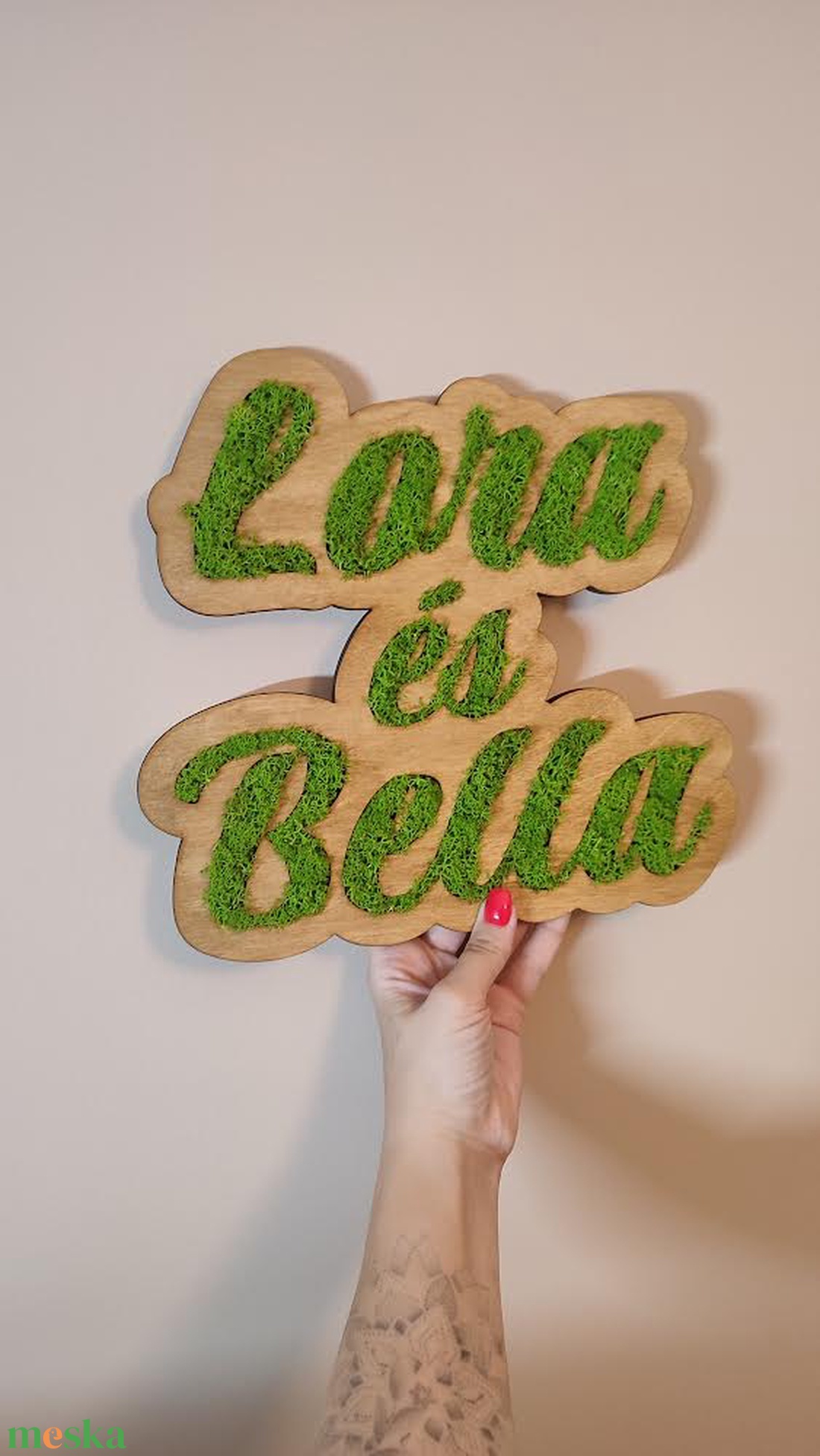 Fából készült névtábla Moha dekorral - otthon & életmód - babaszoba, gyerekszoba - babaszoba, gyerekszoba - Meska.hu