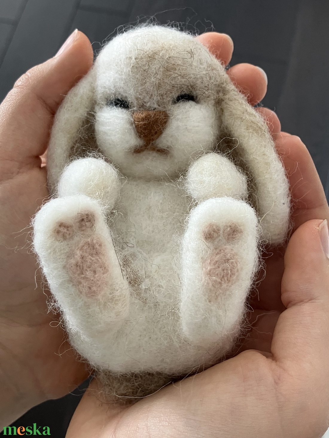 Baba nyuszi kosárhintában - hordozható, ringatható, fellógatható, tűnemezelt - játék & sport - plüssállat & játékfigura - nyuszi - Meska.hu Baba nyuszi kosárhintában - hordozható, ringatható, fellógatható, tűnemezelt - játék & sport - plüssállat & játékfigura - nyuszi - Meska.hu