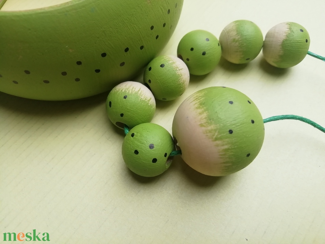 Zöld fa ékszer szett fekete pöttyökkel, nyaklánc, fülbevaló és karkötő-KIFUTÓ TERMÉK  - ékszer - ékszerszett - Meska.hu