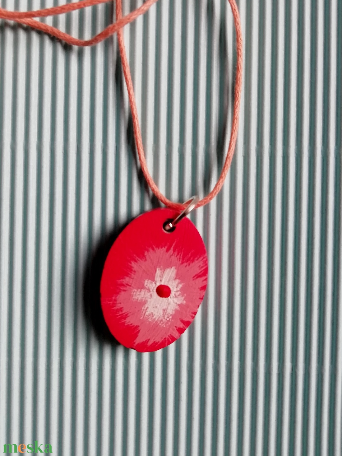 Piros beton medál nyaklánc-KIFUTÓ TERMÉK - ékszer - nyaklánc - medálos nyaklánc - Meska.hu