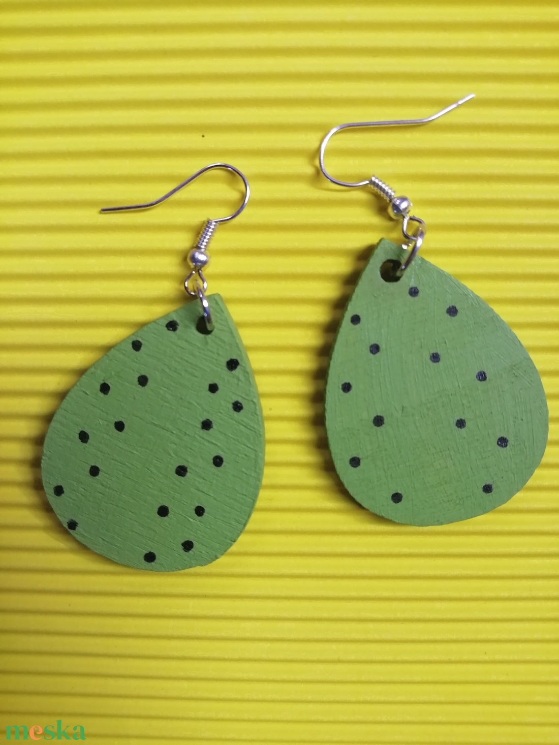 Zöld fa ékszer szett fekete pöttyökkel, nyaklánc, fülbevaló és karkötő-KIFUTÓ TERMÉK  - ékszer - ékszerszett - Meska.hu