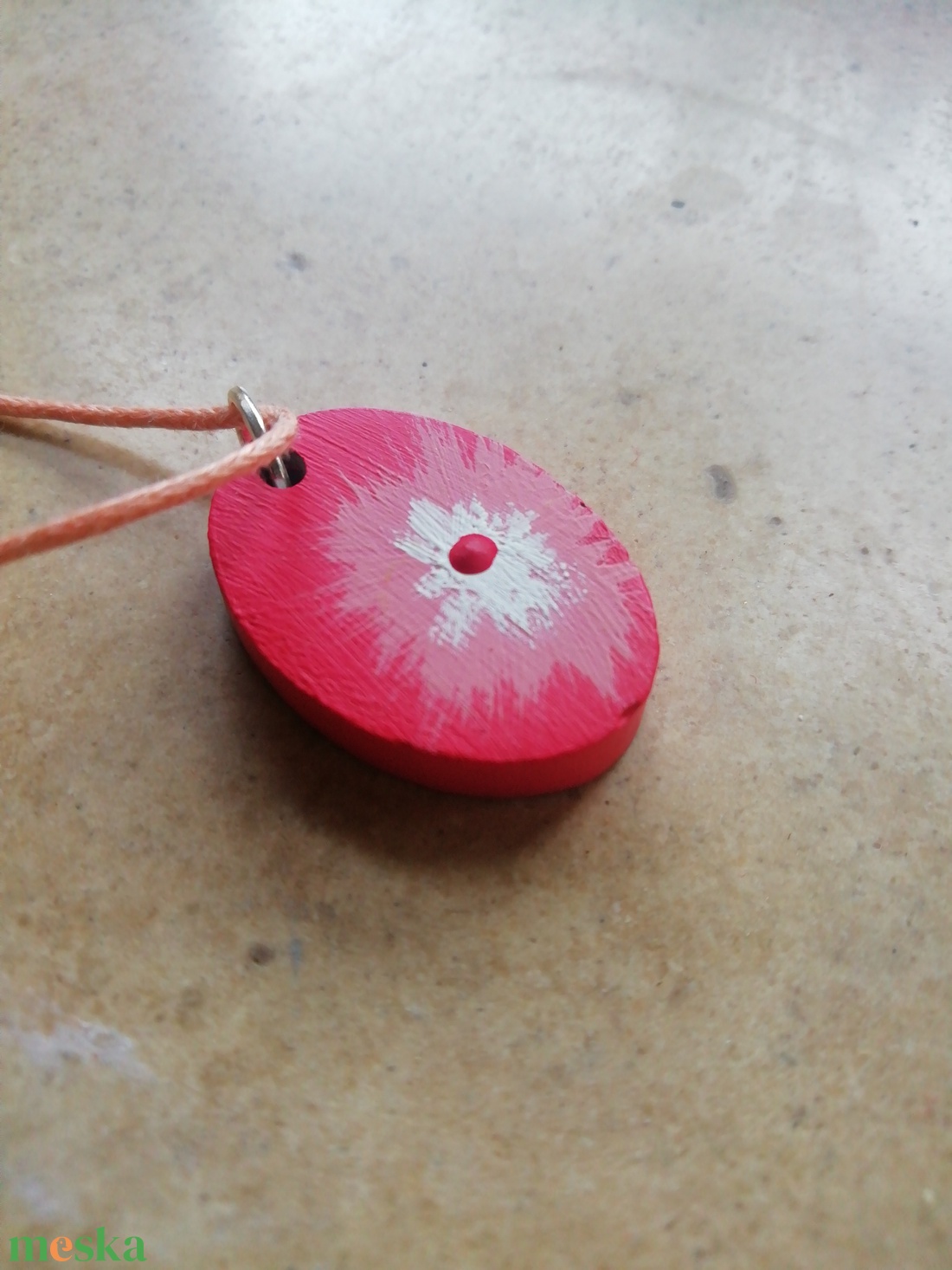 Piros beton medál nyaklánc-KIFUTÓ TERMÉK - ékszer - nyaklánc - medálos nyaklánc - Meska.hu