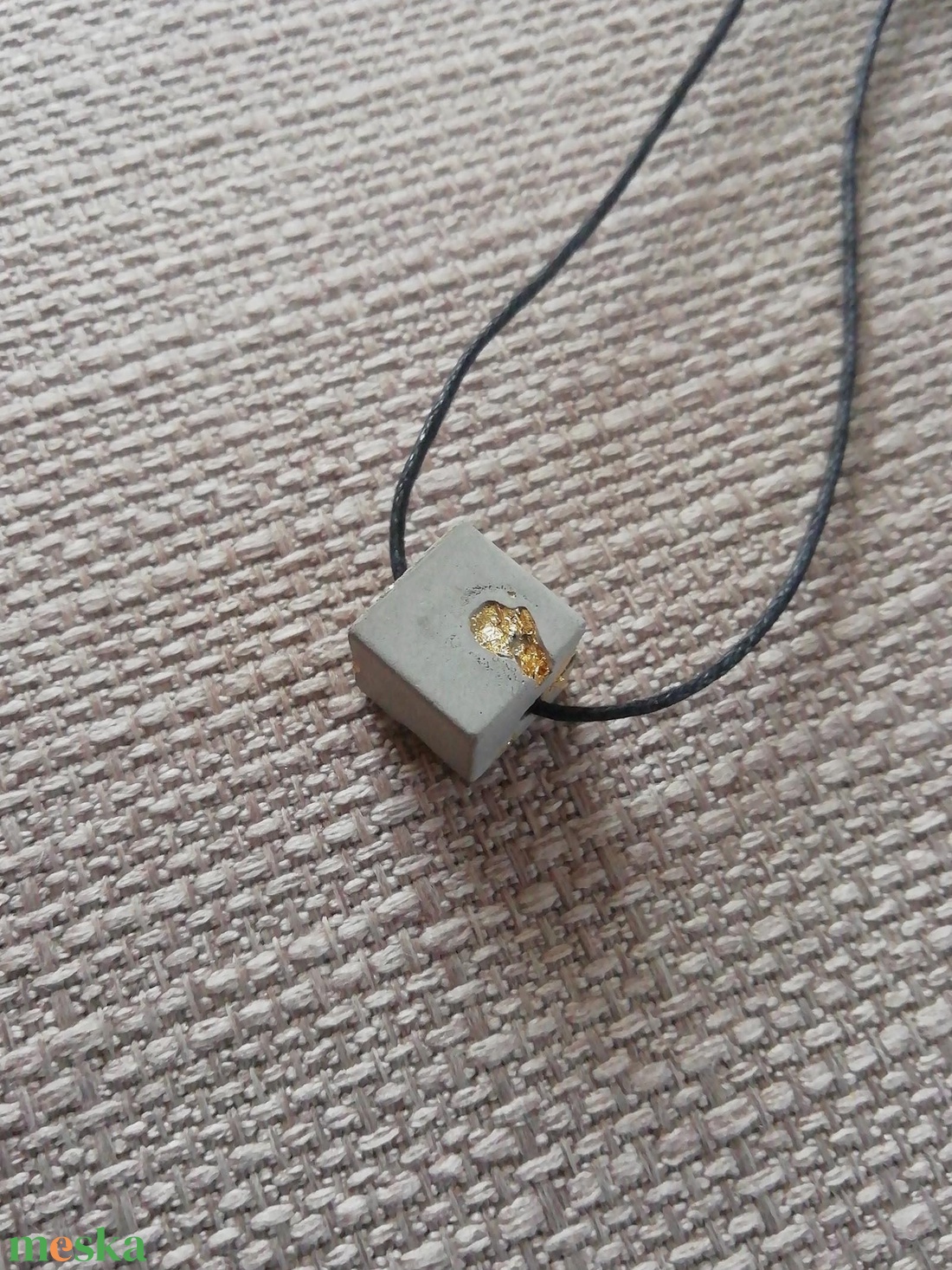 Arany beton kocka nyaklánc - ékszer - nyaklánc - medálos nyaklánc - Meska.hu Arany beton kocka nyaklánc - ékszer - nyaklánc - medálos nyaklánc - Meska.hu