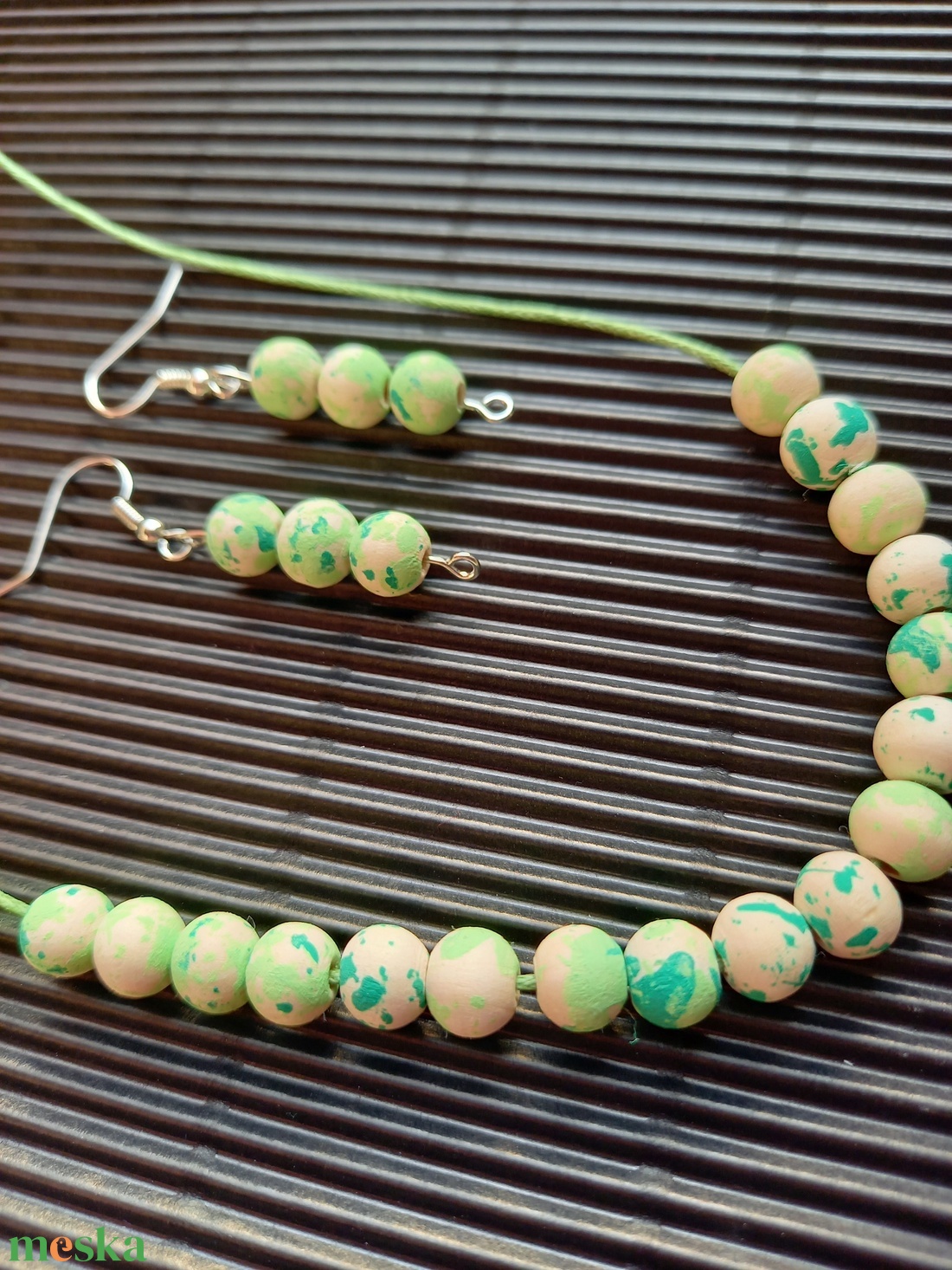 Zöld színű apró bogyós nyaklánc és fülbevaló szett - ékszer - ékszerszett - Meska.hu