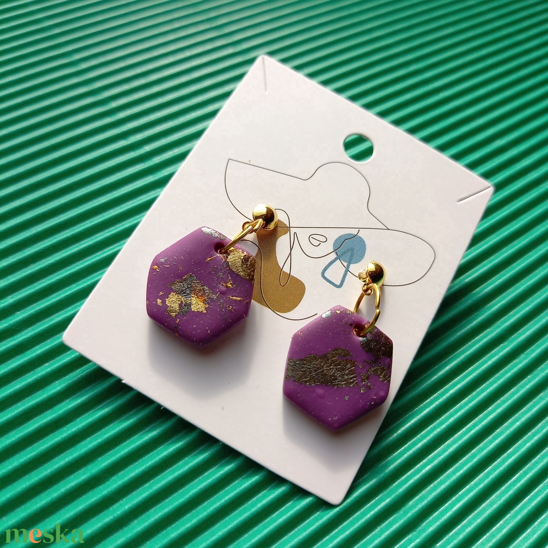 Lila fémfóliás geometrikus gyurma fülbevaló-KIFUTÓ TERMÉK - ékszer - fülbevaló - lógó fülbevaló - Meska.hu