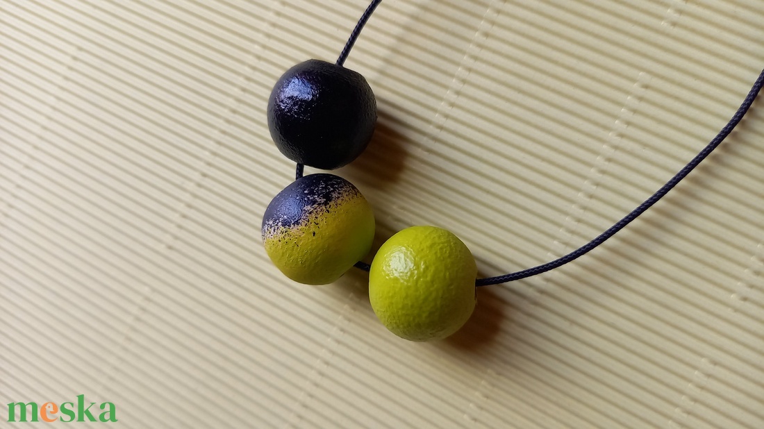 Fekete, lime zöld, fukszia pink élénk színű festett fagyöngy nyaklánc - ékszer - nyaklánc - bogyós nyaklánc - Meska.hu Fekete, lime zöld, fukszia pink élénk színű festett fagyöngy nyaklánc - ékszer - nyaklánc - bogyós nyaklánc - Meska.hu