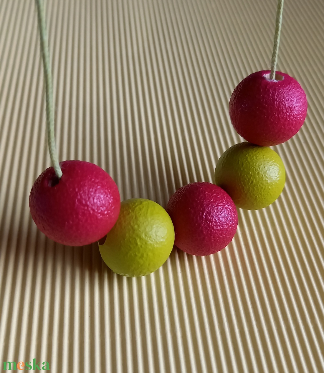 Fekete, lime zöld, fukszia pink élénk színű festett fagyöngy nyaklánc - ékszer - nyaklánc - bogyós nyaklánc - Meska.hu Fekete, lime zöld, fukszia pink élénk színű festett fagyöngy nyaklánc - ékszer - nyaklánc - bogyós nyaklánc - Meska.hu