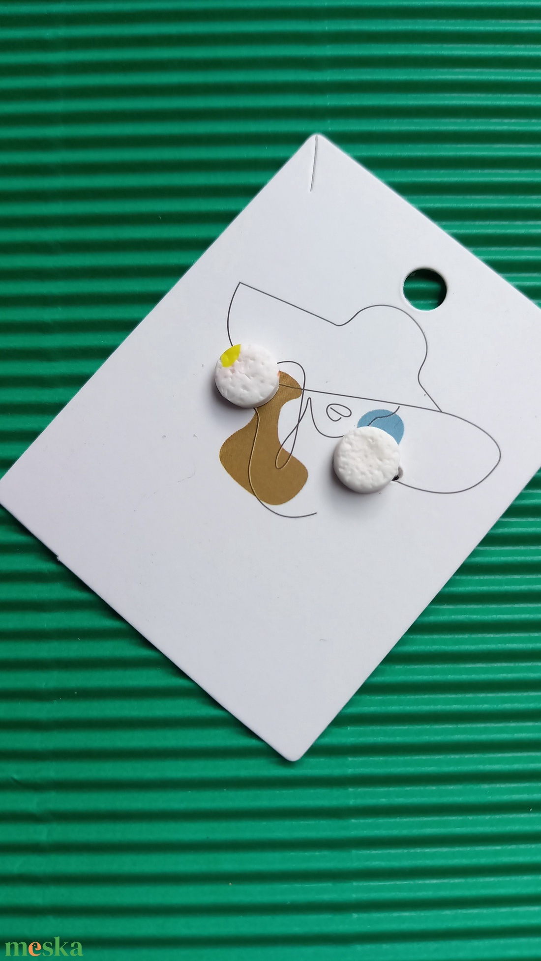 Gyurma pötty bedugós fülbevaló több színben - ékszer - fülbevaló - pötty fülbevaló - Meska.hu