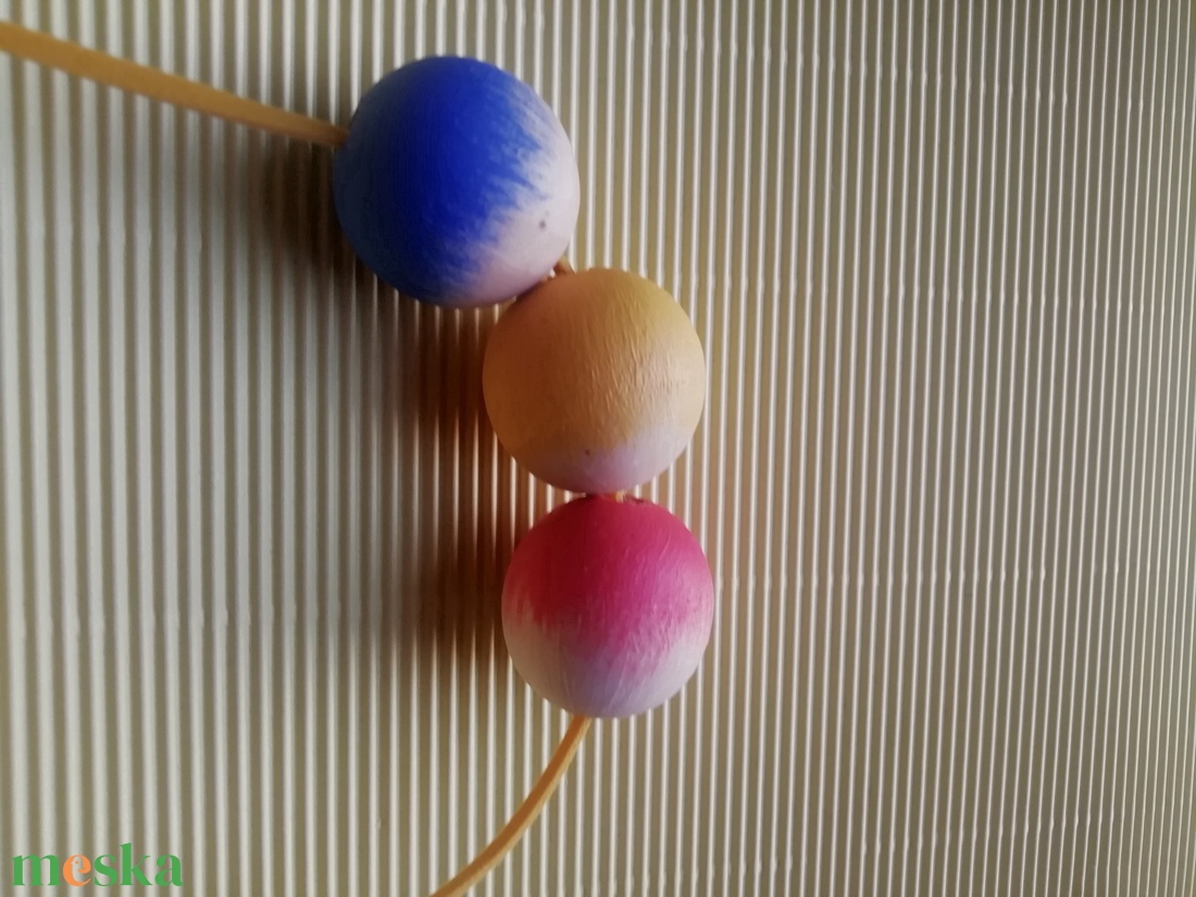 Piros-kék-sárga bogyós fa nyaklánc-KIFUTÓ TERMÉK - ékszer - nyaklánc - bogyós nyaklánc - Meska.hu