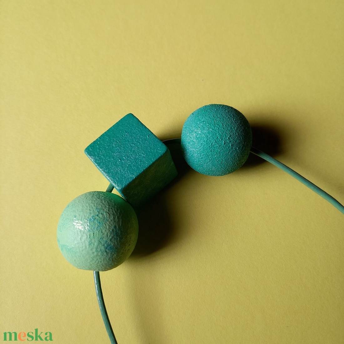 Zöld geometriai fa bogyós nyaklánc mica porral - ékszer - nyaklánc - bogyós nyaklánc - Meska.hu Zöld geometriai fa bogyós nyaklánc mica porral - ékszer - nyaklánc - bogyós nyaklánc - Meska.hu
