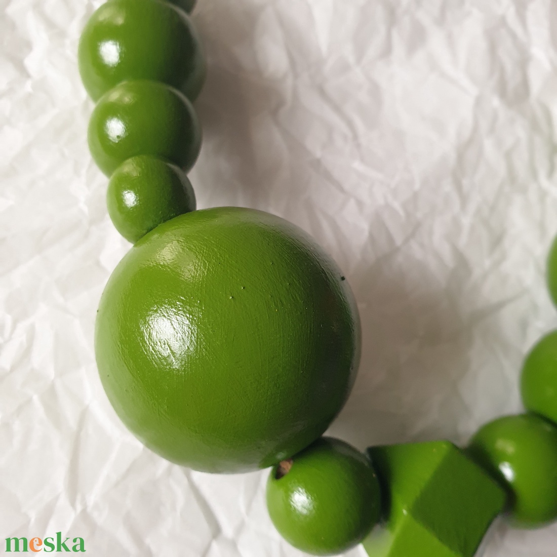 Olíva, kézzel festett fa statement nyaklánc, geometriai fa gyöngyökből - GREEN BOLD - ékszer - nyaklánc - statement nyaklánc - Meska.hu