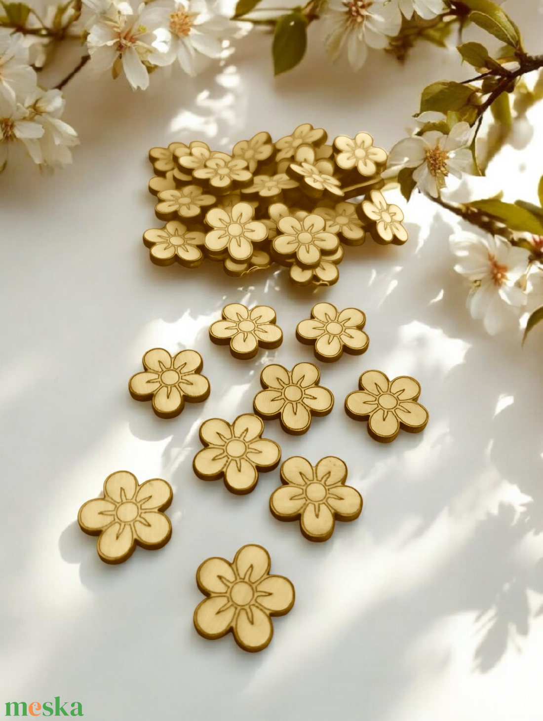 Nagy kiszerelésű dekor virágok  - kellékek & szerszámok - dekorációs kellékek - figurák - Meska.hu