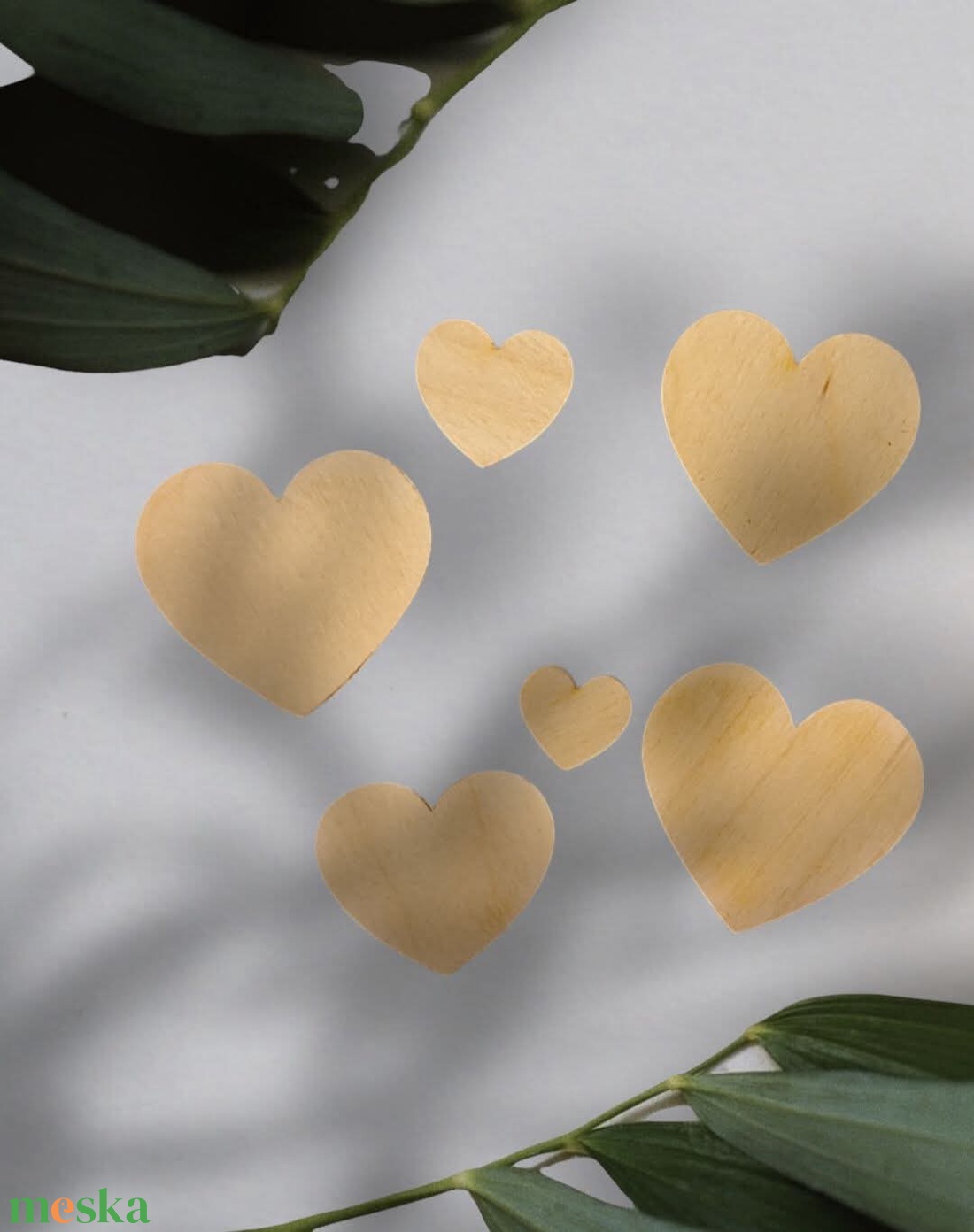 Nagykiszerelésű fa szívecskék - kellékek & szerszámok - dekorációs kellékek - figurák - Meska.hu