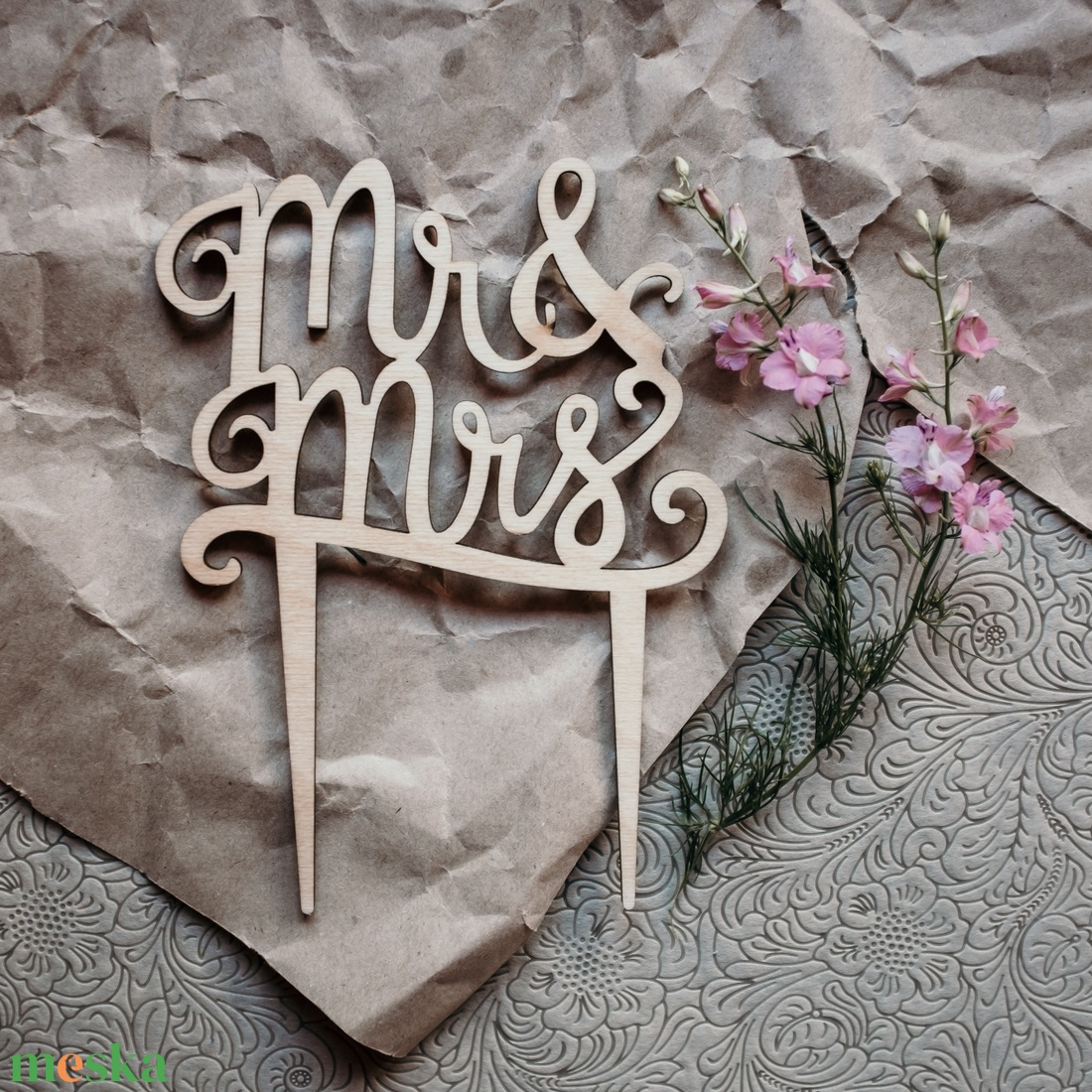 Mr. és Mrs feliratos tortadísz, love tortadísz, tortabeszúró - esküvő - dekoráció - sütidísz - Meska.hu Mr. és Mrs feliratos tortadísz, love tortadísz, tortabeszúró - esküvő - dekoráció - sütidísz - Meska.hu
