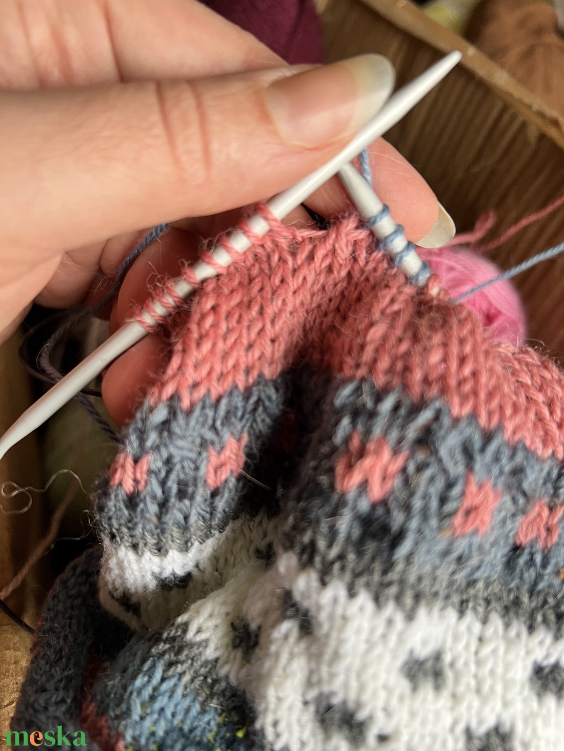 Kötött baba sapka � halacska, természetes fonalból 44-46 cm - baba - mama - babaruházat - babasapka - Meska.hu