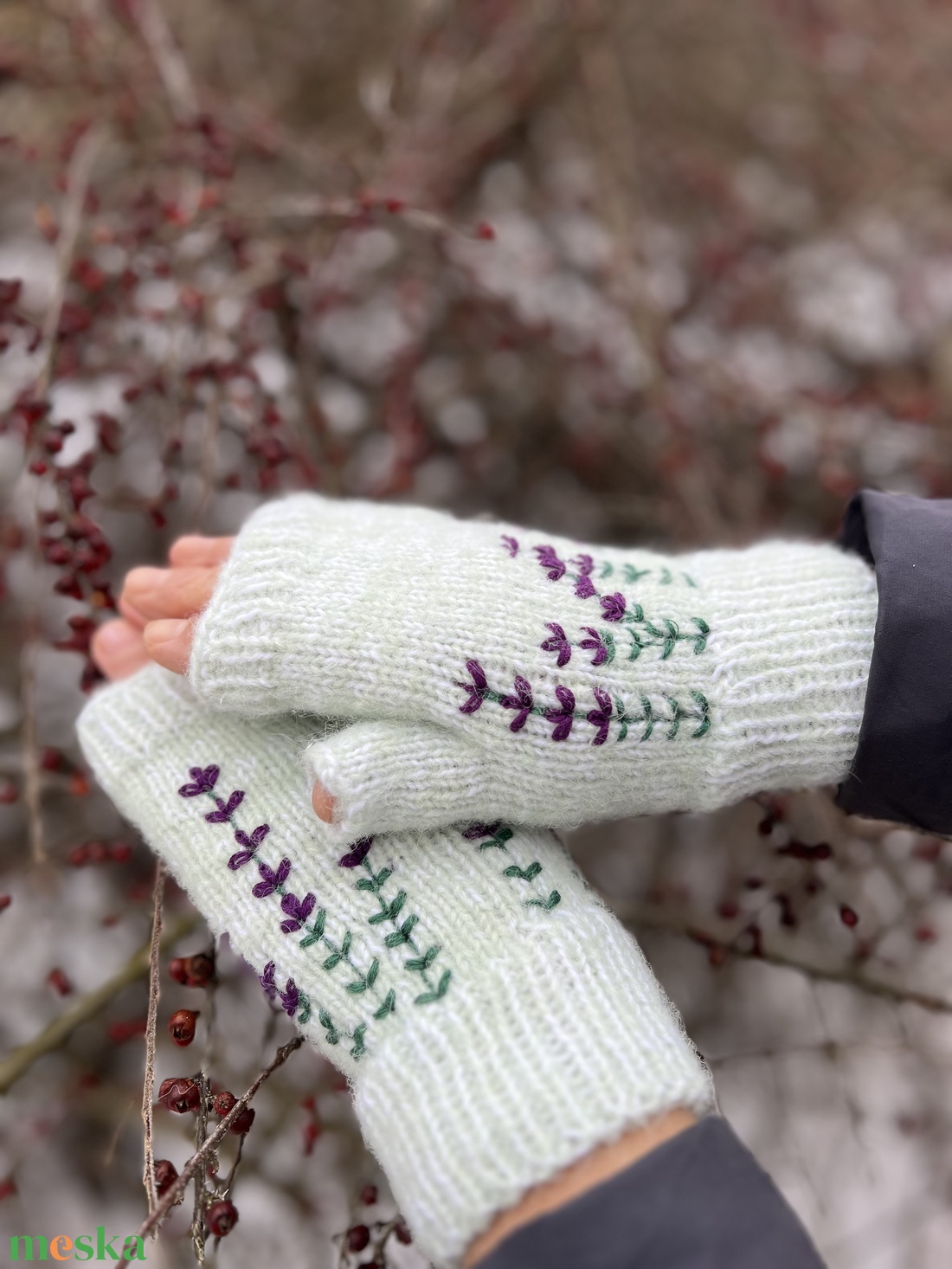 Kézzel kötött levendulás ujjatlan kesztyű � Gyapjú, Alpaka és Selyem keverék - ruha & divat - sál, sapka, kendő - kesztyű - Meska.hu