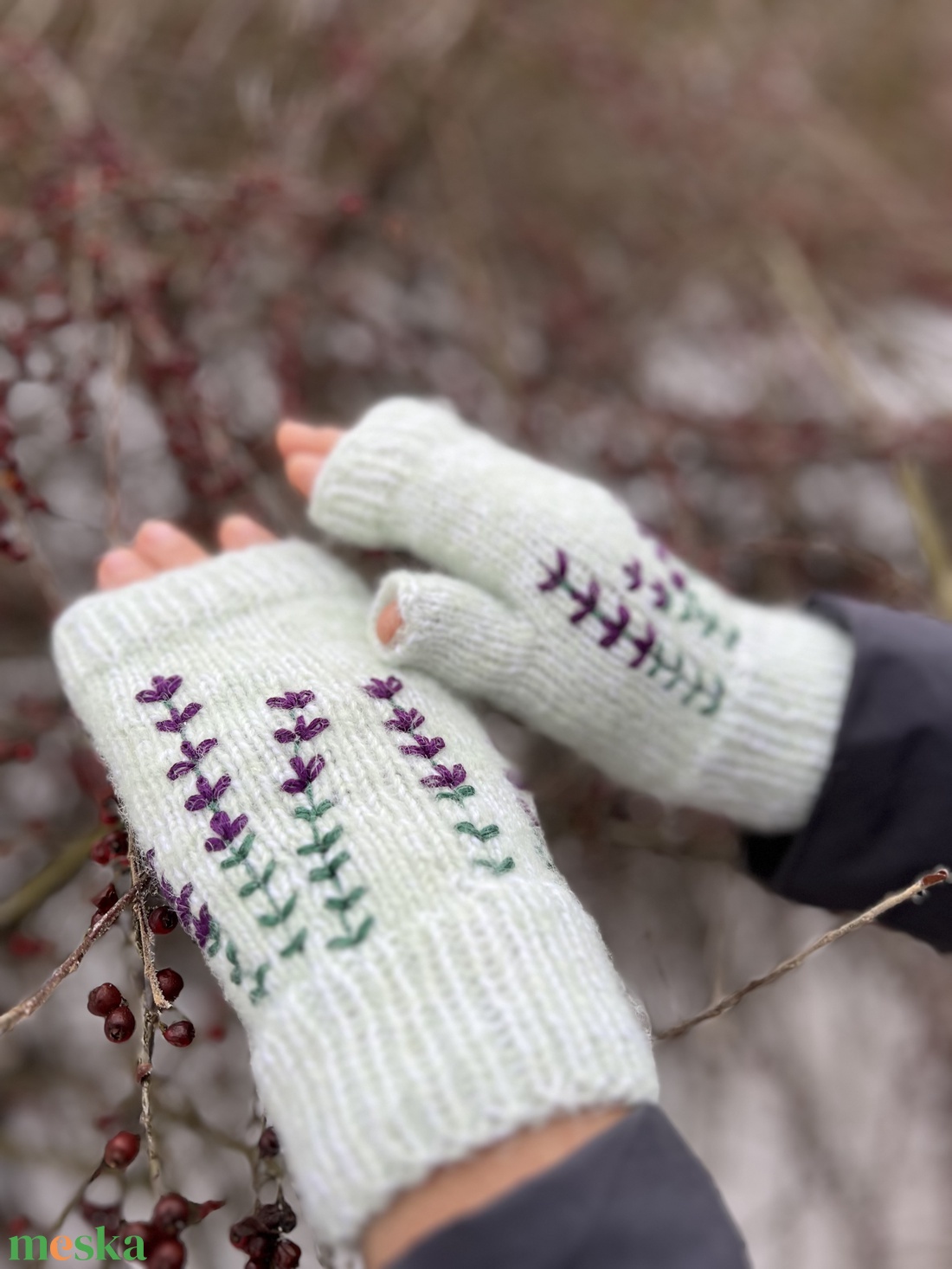 Kézzel kötött levendulás ujjatlan kesztyű � Gyapjú, Alpaka és Selyem keverék - ruha & divat - sál, sapka, kendő - kesztyű - Meska.hu