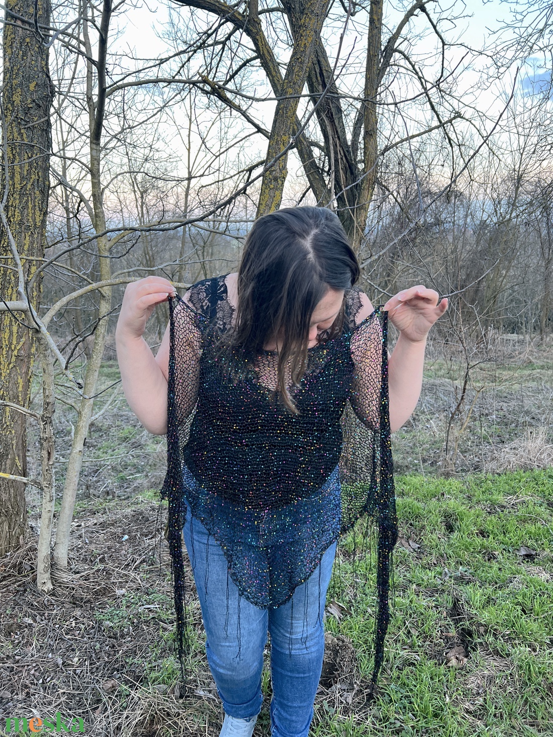 Szivárványos Csillogás: Egyedi Kézzel Kötött Kendő - ruha & divat - sál, sapka, kendő - kendő - Meska.hu