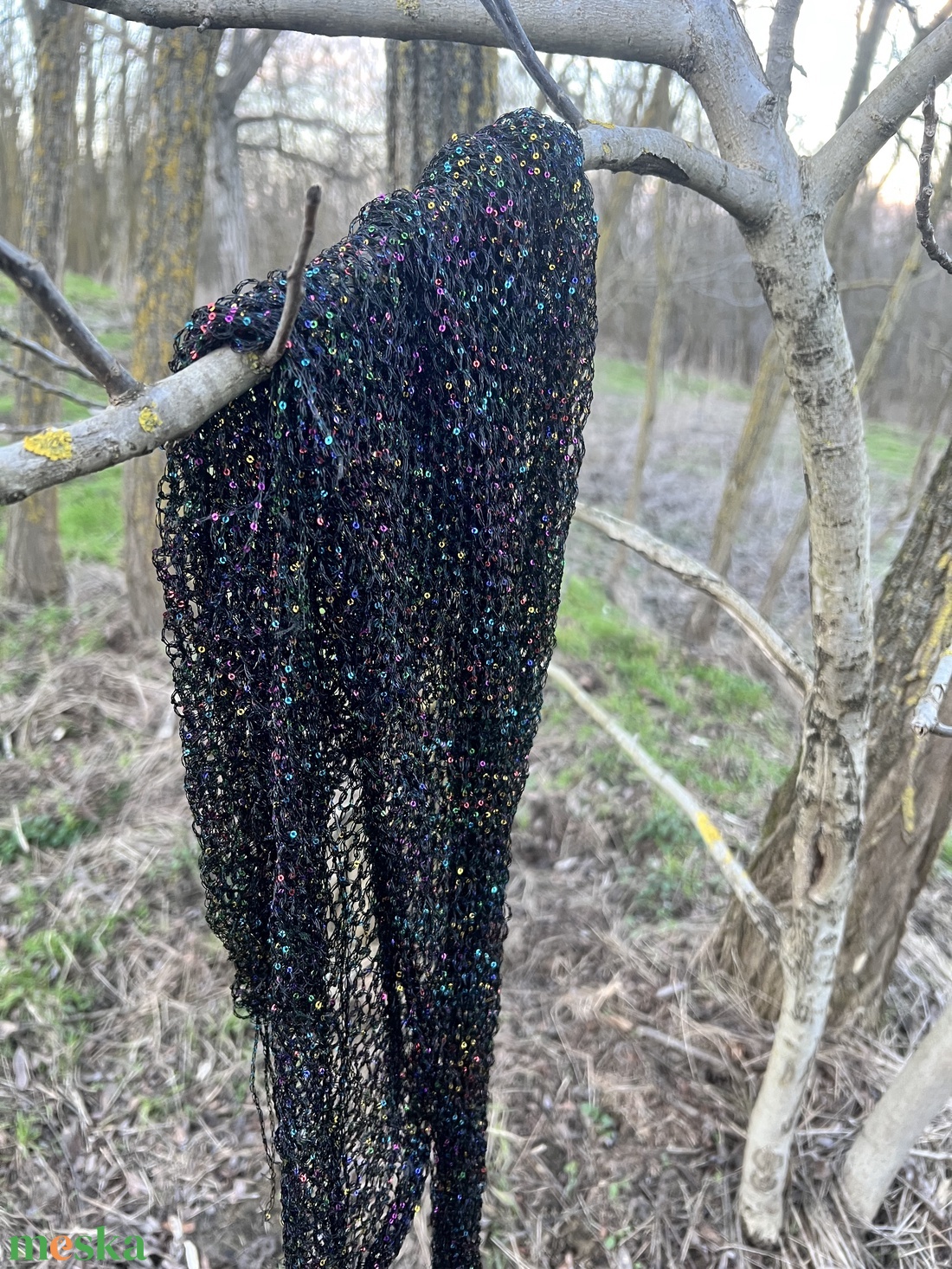 Szivárványos Csillogás: Egyedi Kézzel Kötött Kendő - ruha & divat - sál, sapka, kendő - kendő - Meska.hu