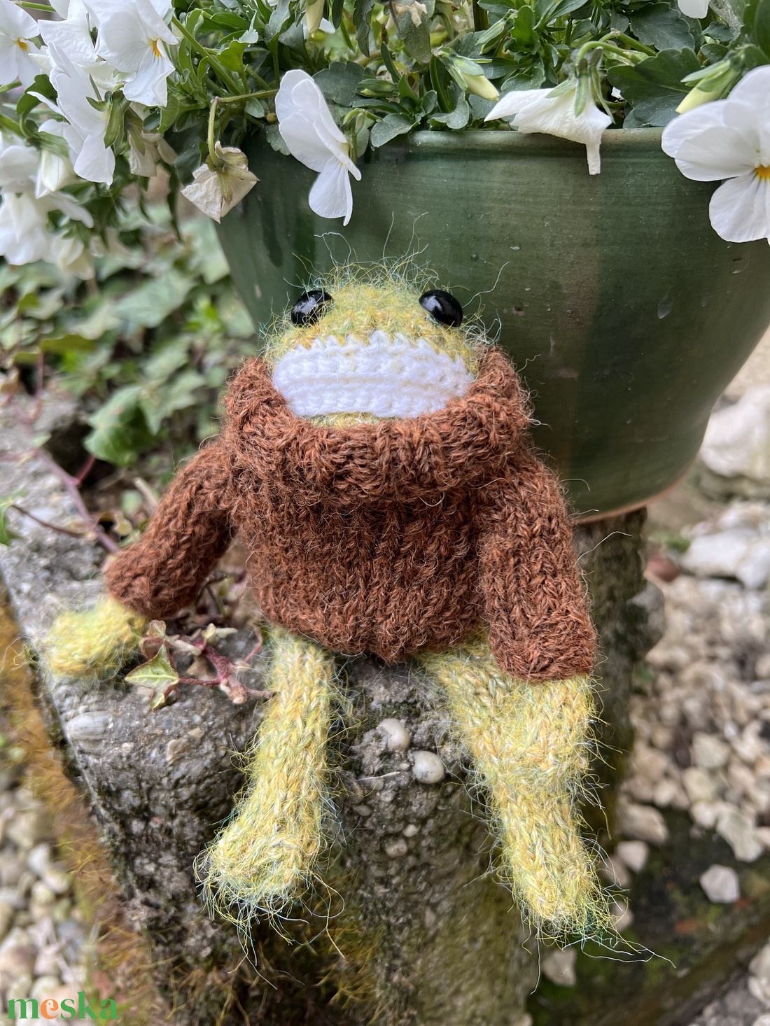 Prémium kézműves béka kordbársony ruhában - Díszcsomagolással. Egyedi designer játék - játék & sport - plüssállat & játékfigura - plüss mesefigurák - Meska.hu