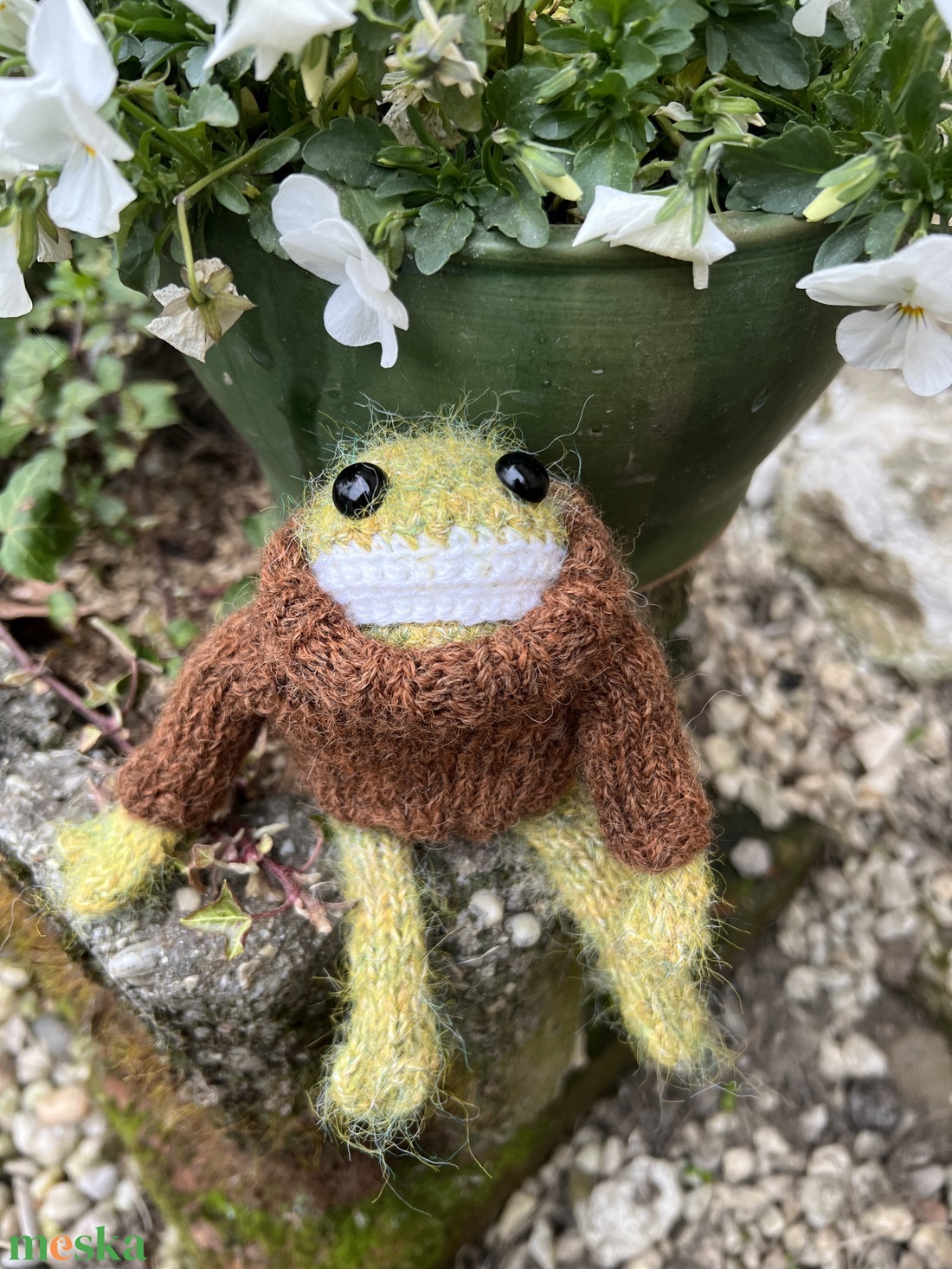 Prémium kézműves béka kordbársony ruhában - Díszcsomagolással. Egyedi designer játék - játék & sport - plüssállat & játékfigura - plüss mesefigurák - Meska.hu