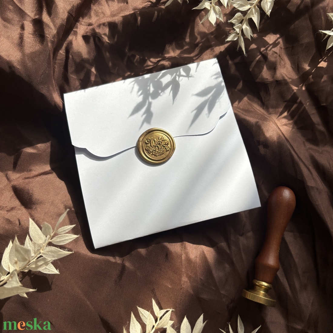 Dombornyomott, zsebes esküvői meghívó viaszpecséttel - esküvő - meghívó & kártya - meghívó - Meska.hu