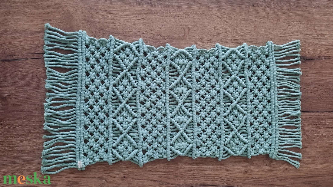 RENDELÉSRE makramé asztali futó geometrikus mintával - otthon & életmód - dekoráció - asztal és polc dekoráció - horgolt & csipketerítő - Meska.hu