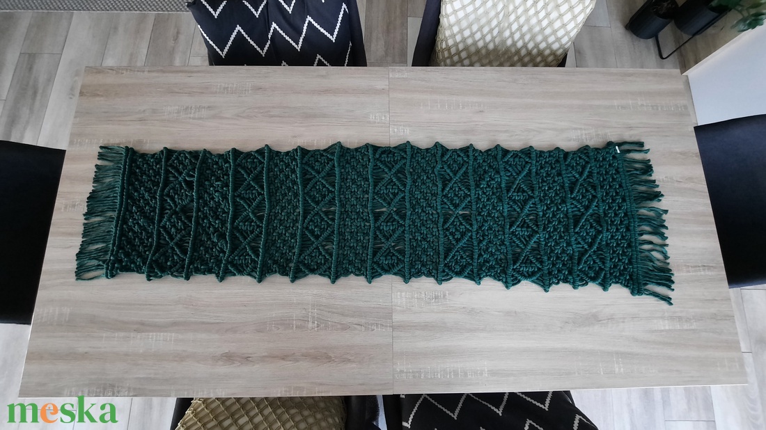 RENDELÉSRE makramé asztali futó geometrikus mintával - otthon & életmód - dekoráció - asztal és polc dekoráció - horgolt & csipketerítő - Meska.hu