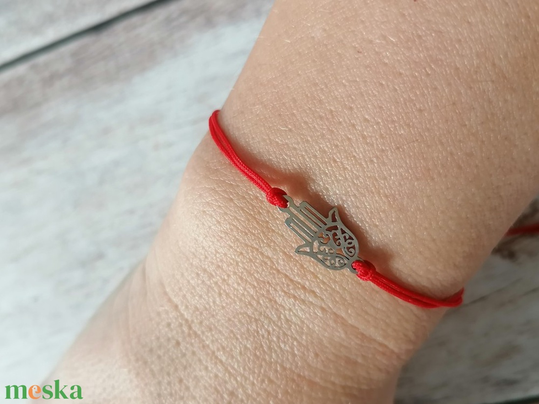 Fatima Keze Védelmező karkötő - Nemesacél (mini) - ékszer - karkötő - karkötő medállal - Meska.hu Fatima Keze Védelmező karkötő - Nemesacél (mini) - ékszer - karkötő - karkötő medállal - Meska.hu