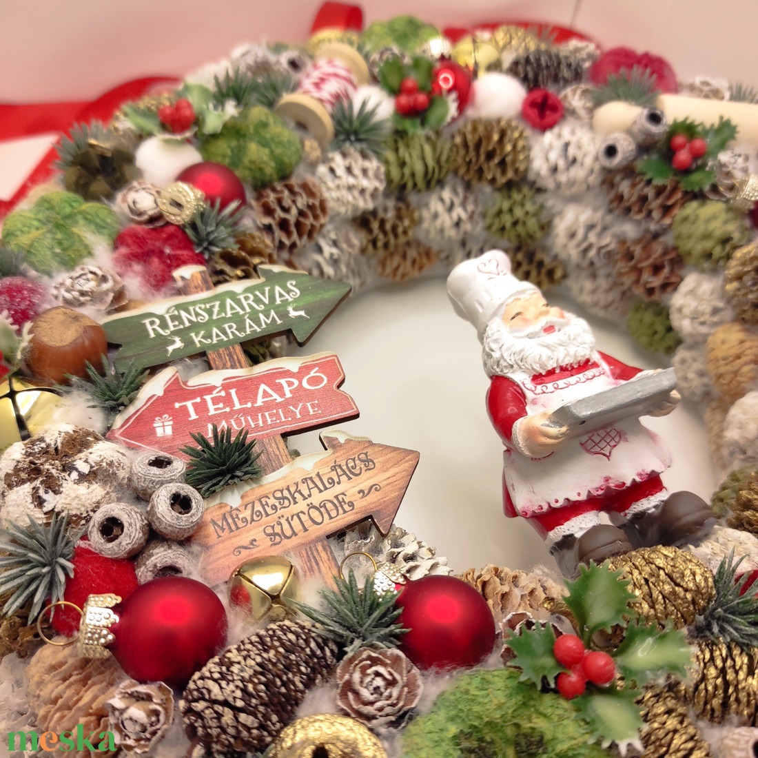 Karácsonyi kopogtató, koszorú Mikulással 30 cm - otthon & életmód - dekoráció - ajtó- és ablak dekoráció - ajtódísz & kopogtató - Meska.hu