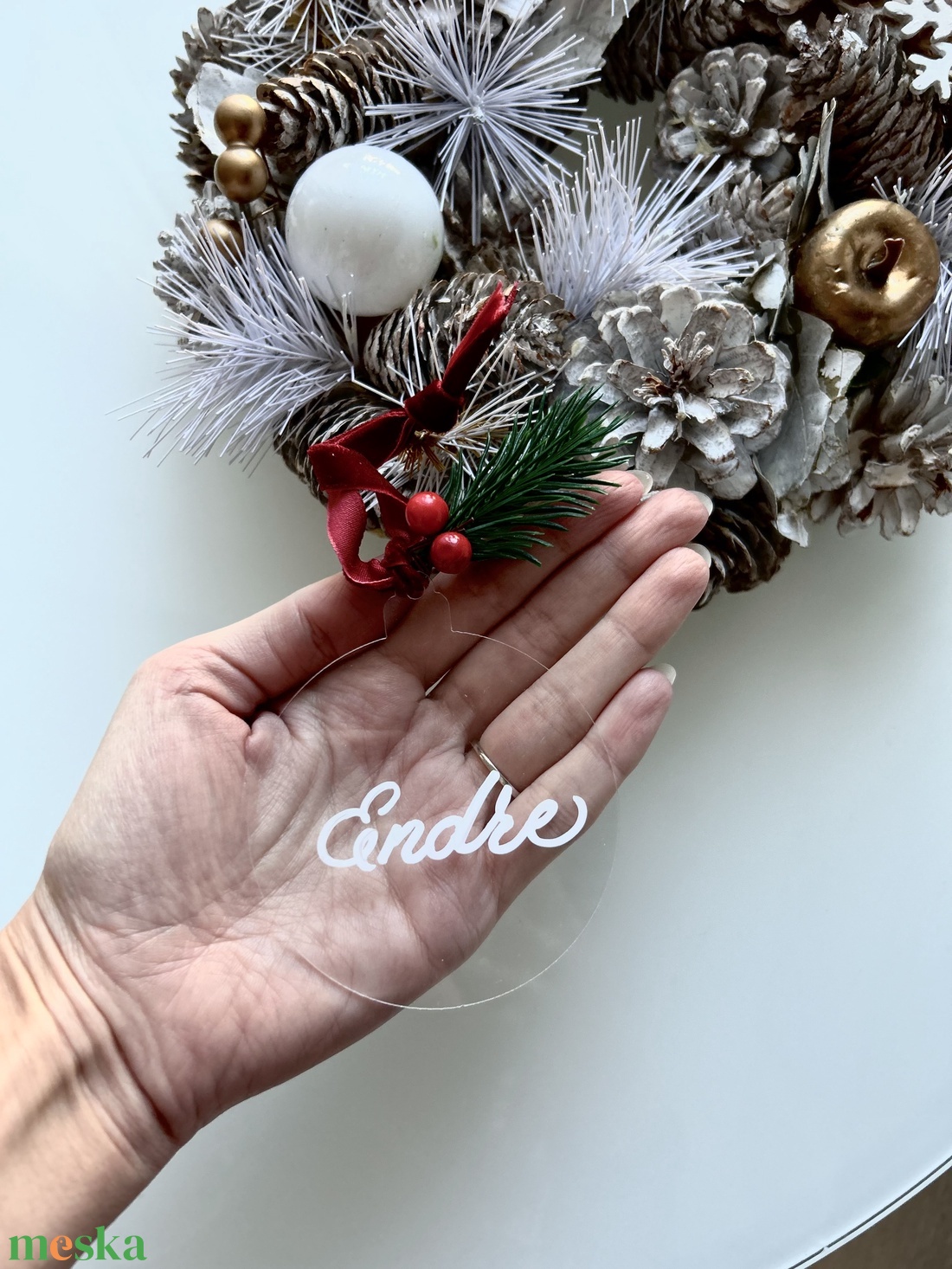 Egyedi névre szóló karácsonyfadísz  kézzel írt kalligráf felirattal - karácsony - karácsonyi lakásdekoráció - karácsonyi lakásdíszek - Meska.hu