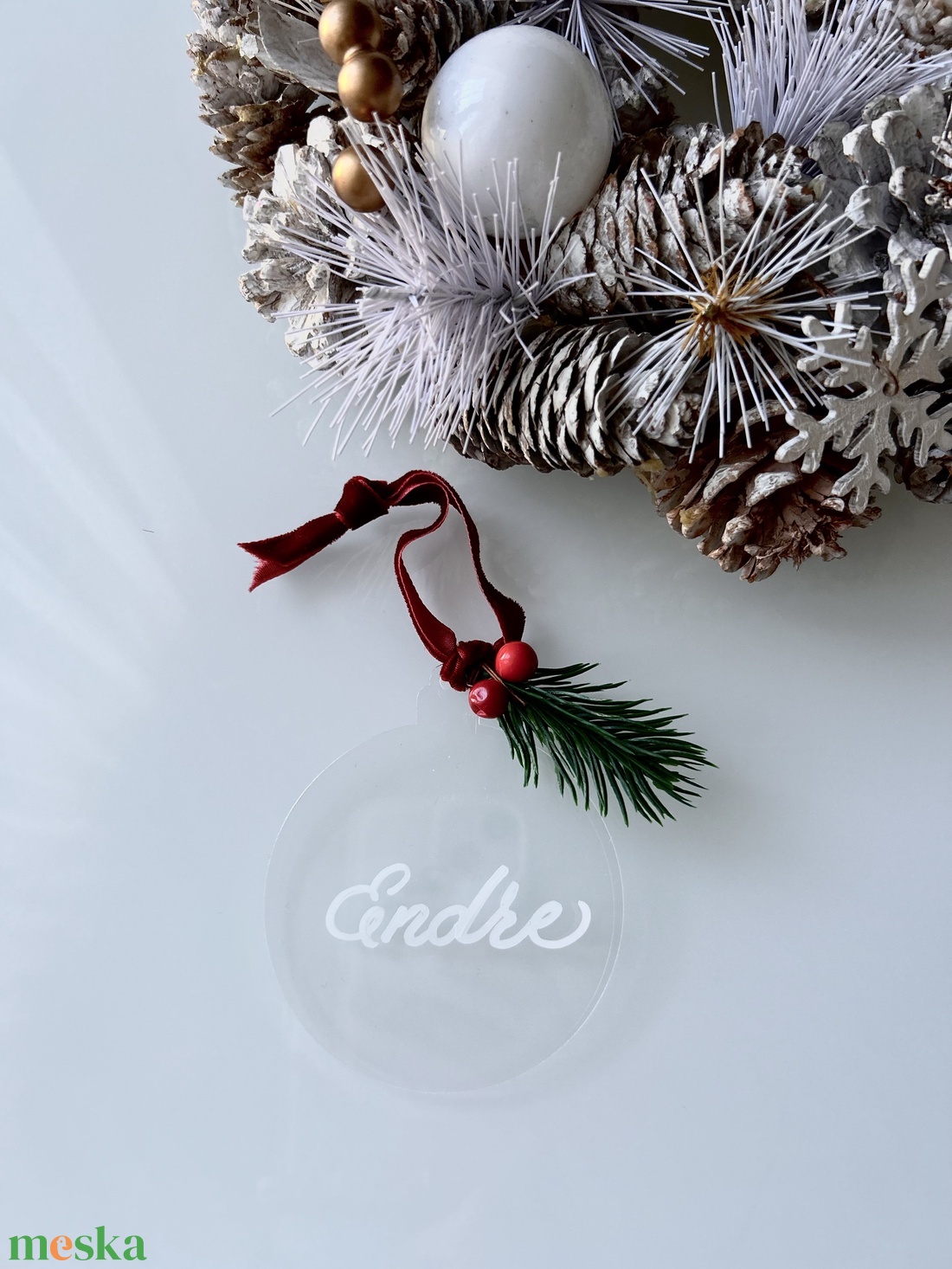 Egyedi névre szóló karácsonyfadísz  kézzel írt kalligráf felirattal - karácsony - karácsonyi lakásdekoráció - karácsonyi lakásdíszek - Meska.hu