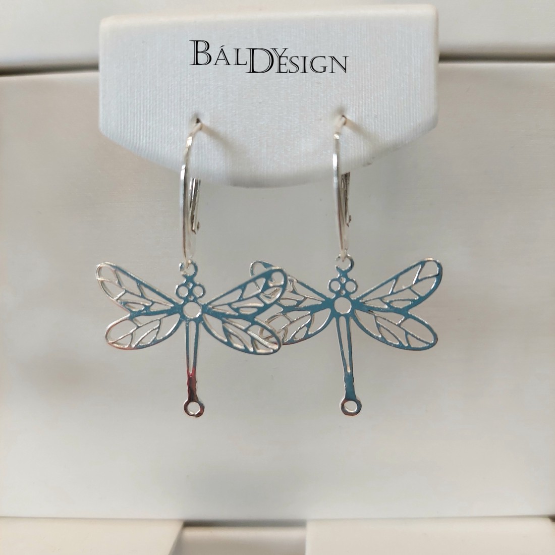 Beakasztós ezüst szitakötő fülbevaló - ékszer - fülbevaló - lógó fülbevaló - Meska.hu