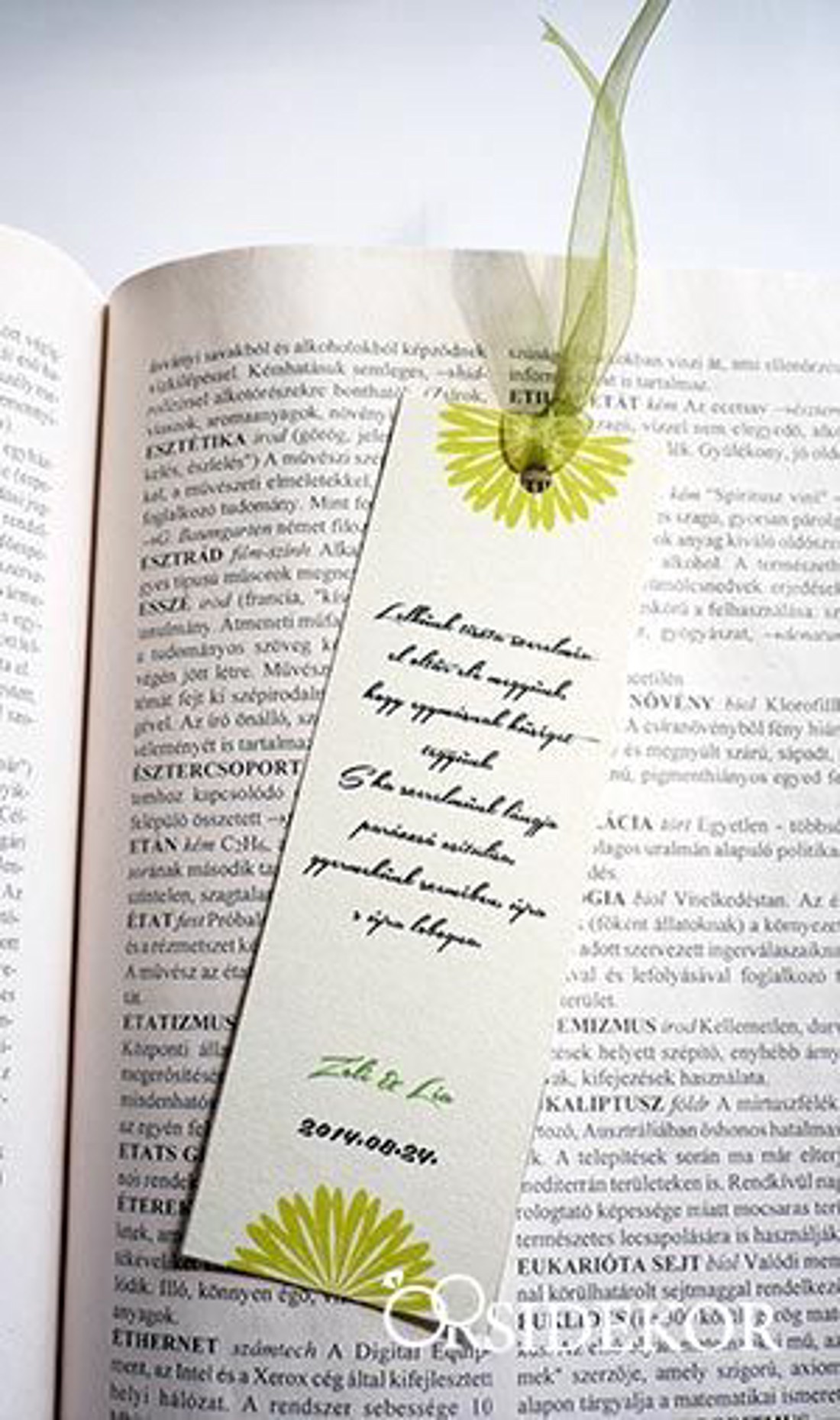 Egyedi esküvői köszönetajándék könyvjelző - esküvő - emlék & ajándék - köszönőajándék - Meska.hu
