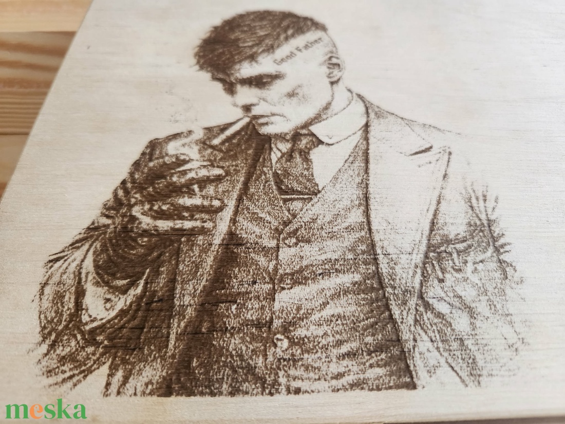 Thomas Shelby gravírozott kép - otthon & életmód - dekoráció - asztal és polc dekoráció - gravírozott táblák - Meska.hu