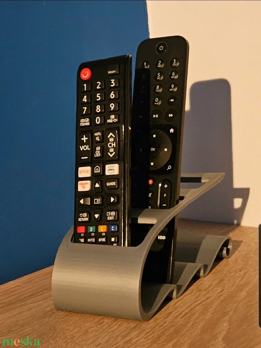 3D nyomtatott távírányító tartó - otthon & életmód - dekoráció - asztal és polc dekoráció - dekorációs tál, tartó - Meska.hu