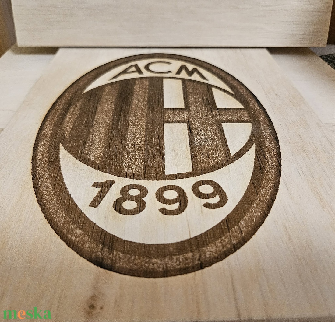 AC Milan gravírozott kép - otthon & életmód - dekoráció - asztal és polc dekoráció - gravírozott táblák - Meska.hu