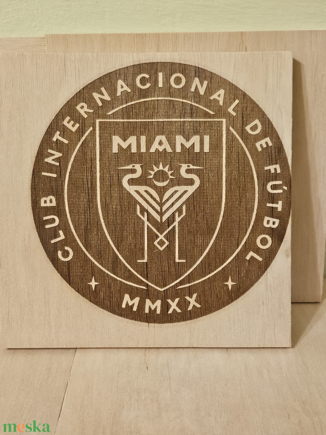 Inter Miami gravírozott kép - otthon & életmód - dekoráció - asztal és polc dekoráció - gravírozott táblák - Meska.hu