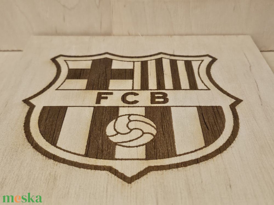 FC Barcelona gravírozott kép - otthon & életmód - dekoráció - asztal és polc dekoráció - gravírozott táblák - Meska.hu