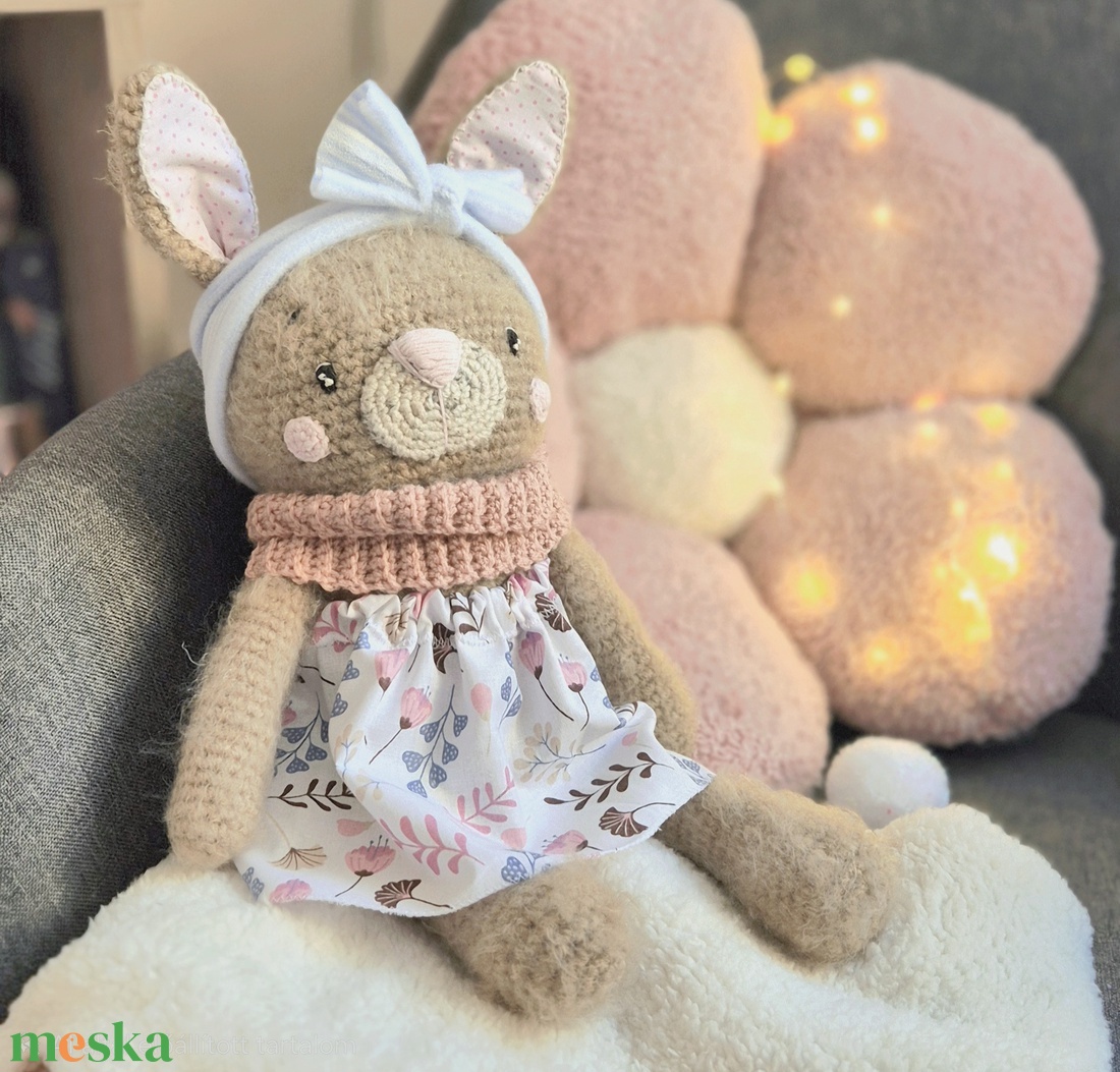 Horgolt nyuszi, amigurumi nyúl, húsvéti dekoráció - játék & sport - plüssállat & játékfigura - nyuszi - Meska.hu