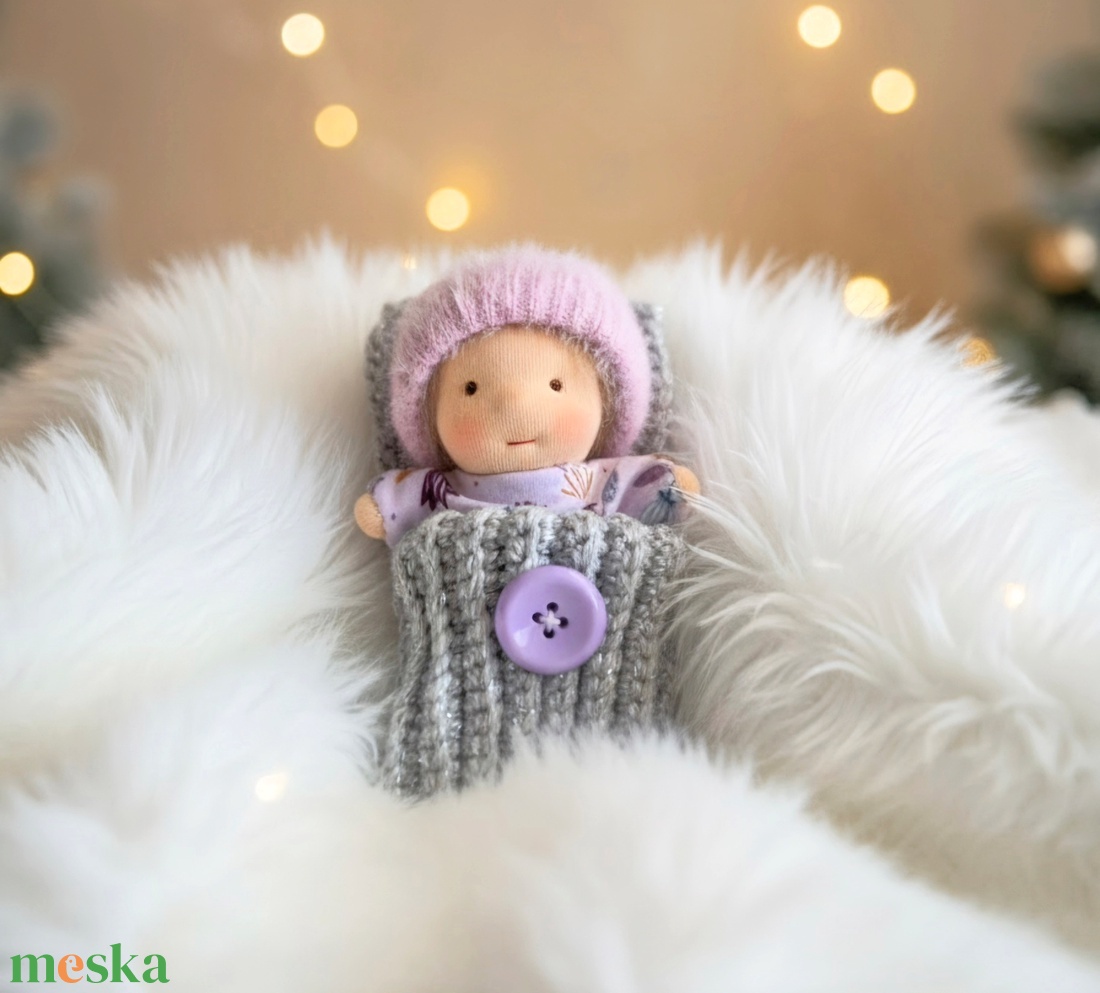 Apró waldorf baba horgolt hálózsákban - játék & sport - baba & babaház - baba - Meska.hu