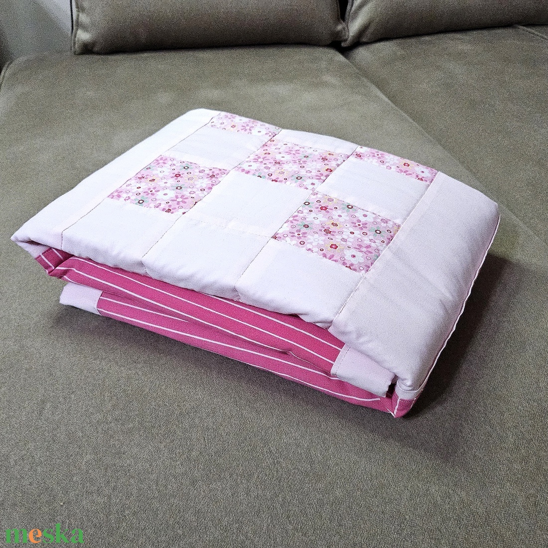 Vintage hatású rózsaszín babatakaró, játszópléd patchwork betéttel kislánynak - baba - mama - baba ágynemű - babatakaró, gyerek pléd - Meska.hu